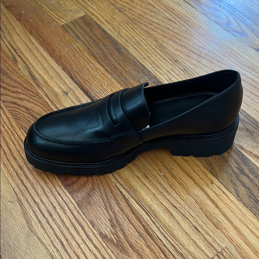 Women’s Black Loafer